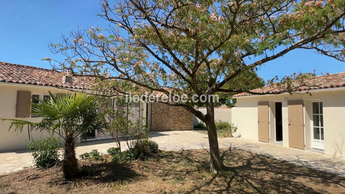 Photo 13 : TERRASSE d'une maison située à Les Portes-en-Ré, île de Ré.