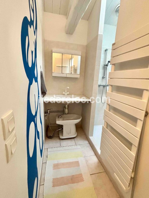 Photo 10 : SALLEDEBAIN d'une maison située à Saint-Martin-de-Ré, île de Ré.
