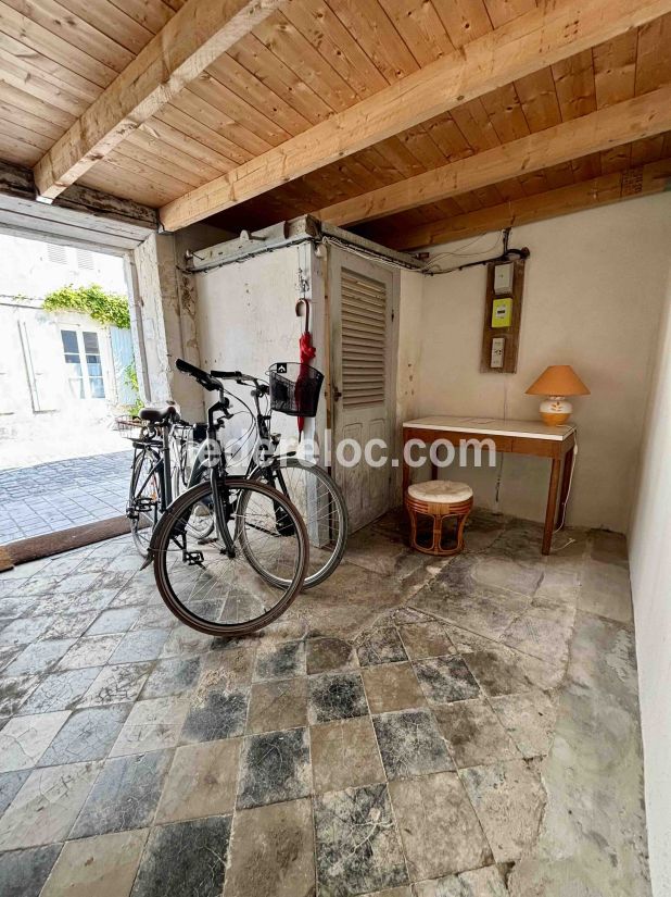 Photo 11 : ENTREE d'une maison située à Saint-Martin-de-Ré, île de Ré.
