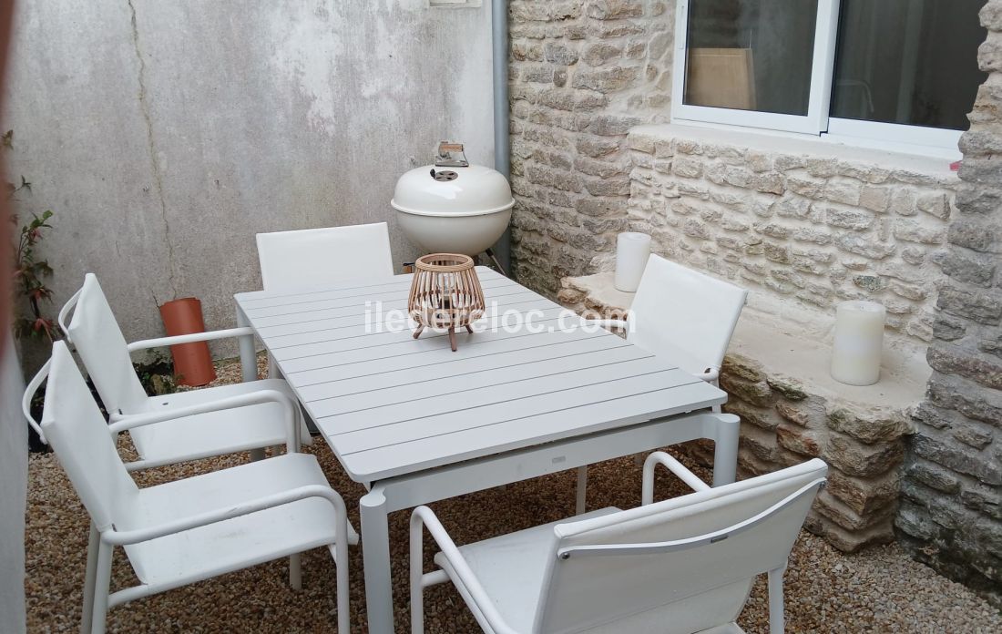 Photo 45 : TERRASSE d'une maison situ&eacute;e &agrave; Les Portes-en-R&eacute;, &icirc;le de R&eacute;.