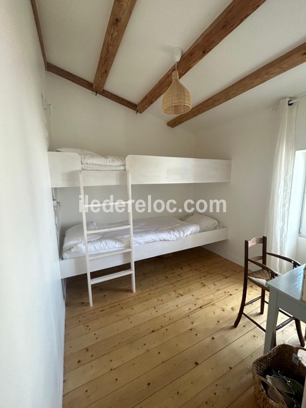 Photo 17 : CHAMBRE d'une maison située à Les Portes-en-Ré, île de Ré.