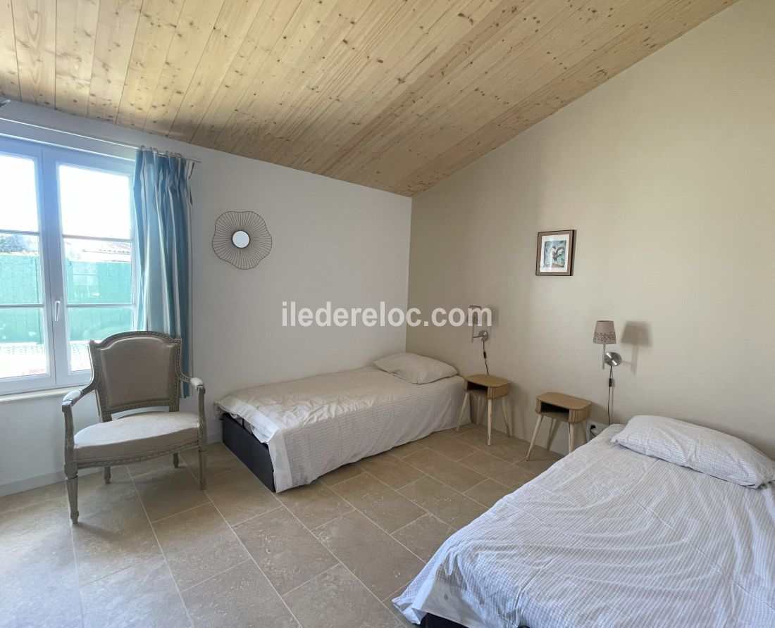 Photo 5 : CHAMBRE d'une maison située à Rivedoux-Plage, île de Ré.