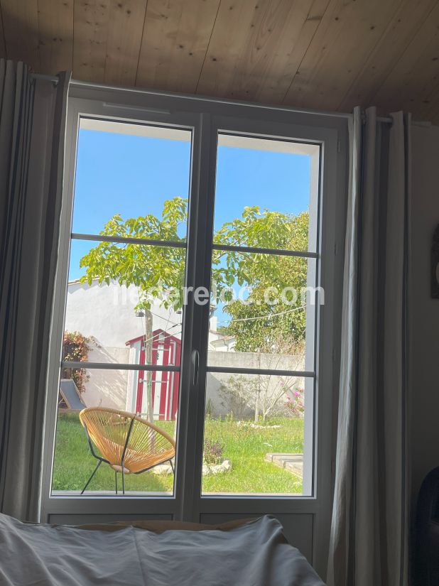 Photo 8 : CHAMBRE d'une maison située à Rivedoux-Plage, île de Ré.