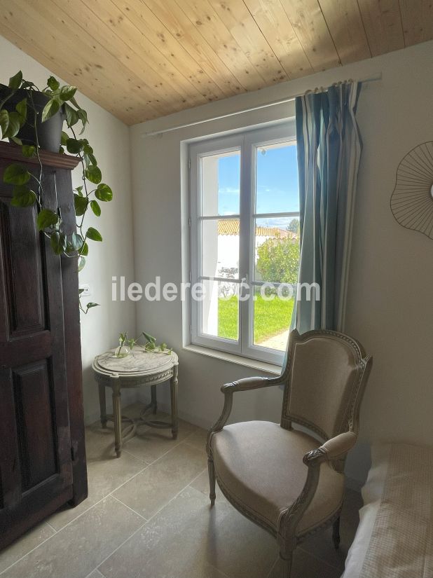 Photo 6 : CHAMBRE d'une maison située à Rivedoux-Plage, île de Ré.