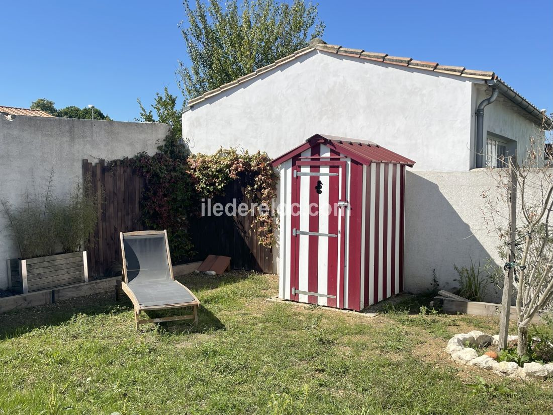 Photo 9 : JARDIN d'une maison située à Rivedoux-Plage, île de Ré.