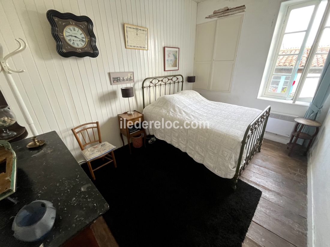 Photo 8 : CHAMBRE d'une maison située à Sainte-Marie-de-Ré, île de Ré.