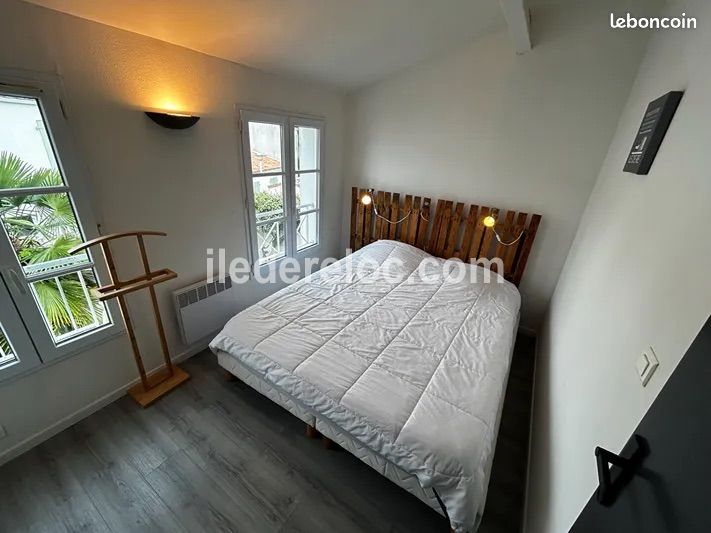 Photo 4 : CHAMBRE d'une maison située à La Flotte-en-Ré, île de Ré.