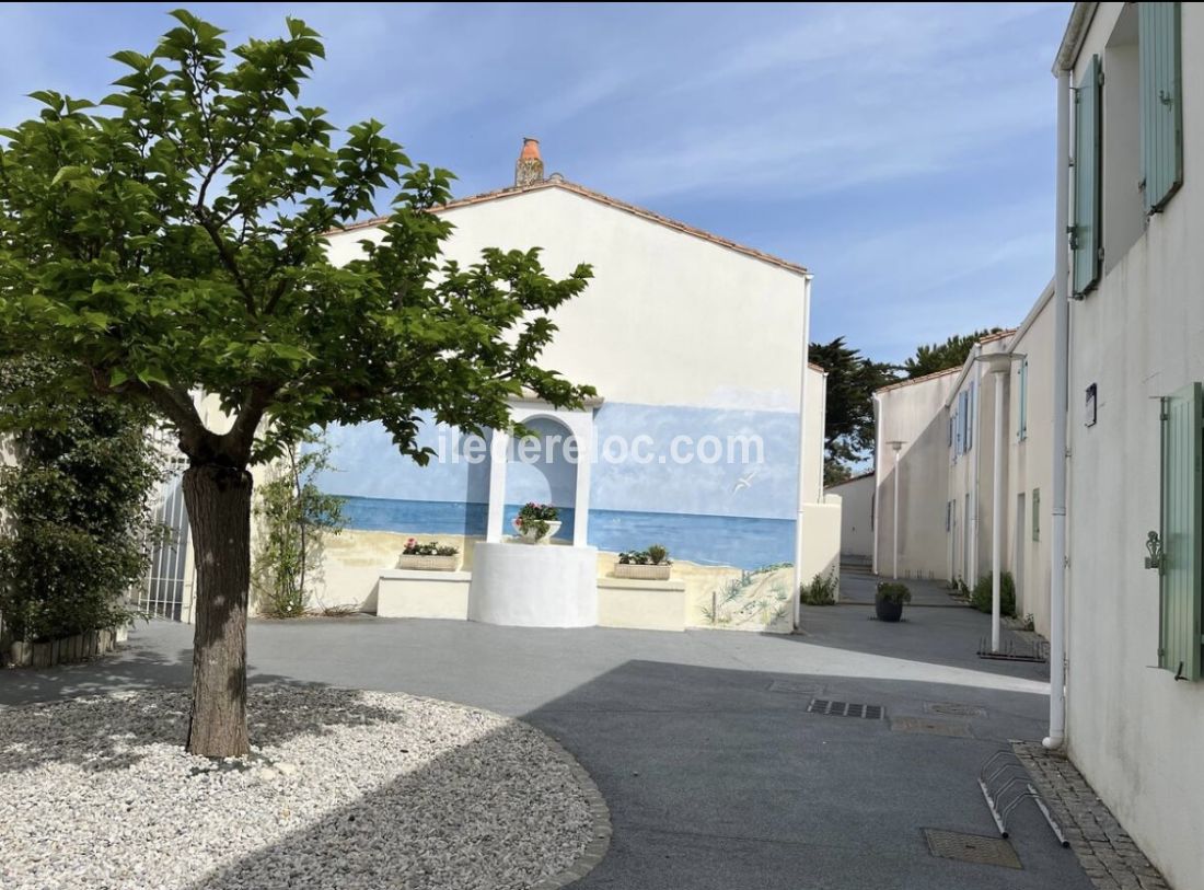 Photo 10 : EXTERIEUR d'une maison située à La Flotte-en-Ré, île de Ré.