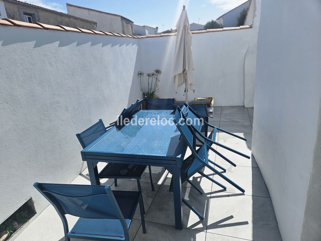 Photo 7 : TERRASSE d'une maison située à Ars en Ré, île de Ré.