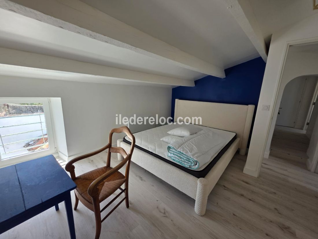 Photo 14 : CHAMBRE d'une maison située à Ars en Ré, île de Ré.