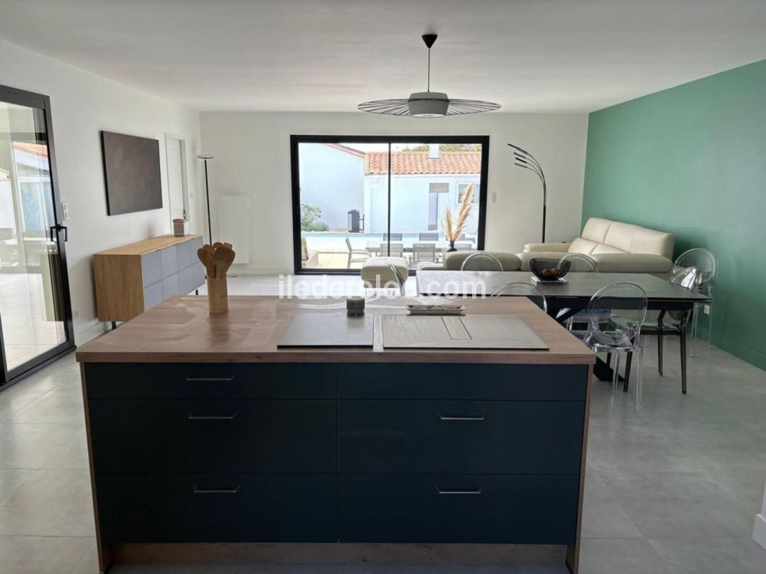 Photo 8 : SEJOUR d'une maison située à Le Bois-Plage-en-Ré, île de Ré.