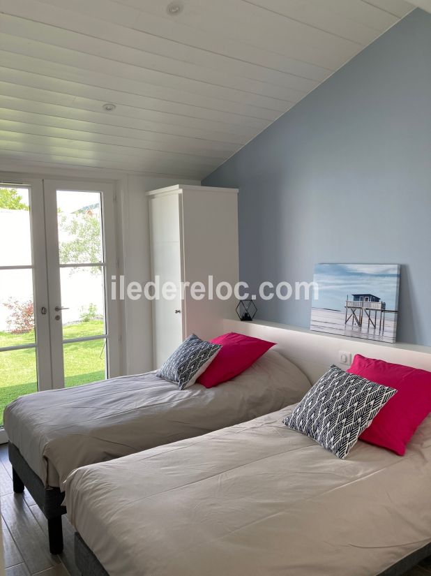 Photo 9 : CHAMBRE d'une maison située à Le Bois-Plage-en-Ré, île de Ré.