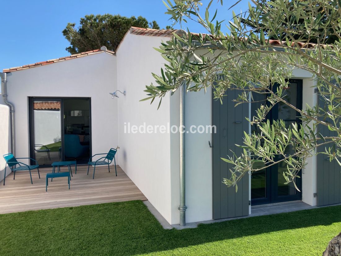 Photo 4 : EXTERIEUR d'une maison située à Le Bois-Plage-en-Ré, île de Ré.