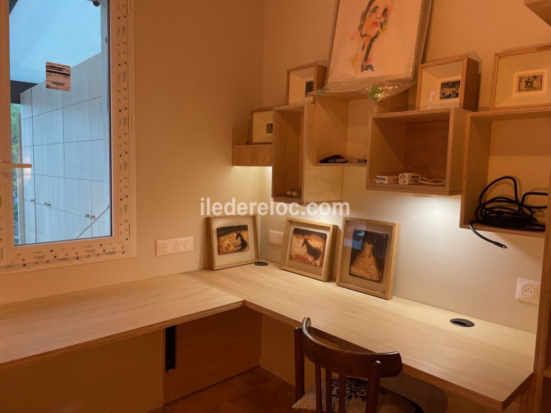 Photo 10 : BUREAU d'une maison située à Saint-Martin-de-Ré, île de Ré.