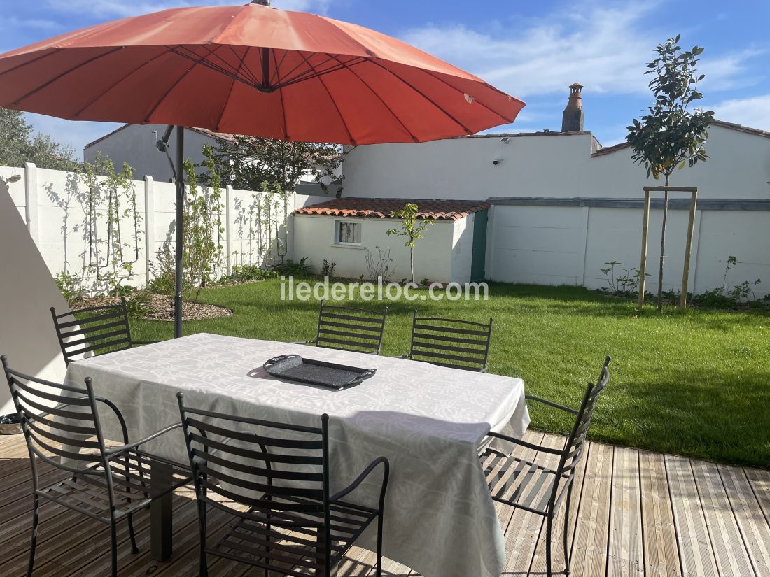Photo 14 : TERRASSE d'une maison située à Saint-Martin-de-Ré, île de Ré.