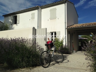 Ile de Ré:Maison de charme baignée de lumière