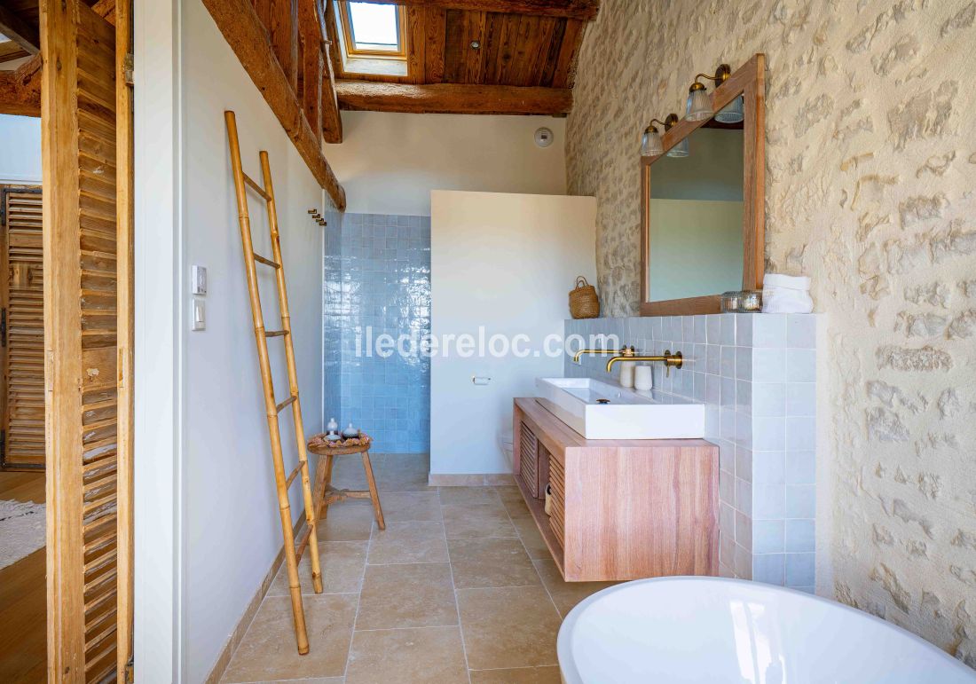 Photo 10 : NC d'une maison située à Sainte-Marie-de-Ré, île de Ré.