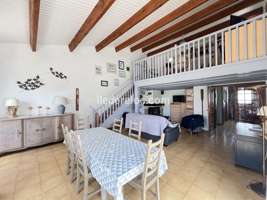 Photo 7 : SEJOUR d'une maison située à Le Bois-Plage-en-Ré, île de Ré.