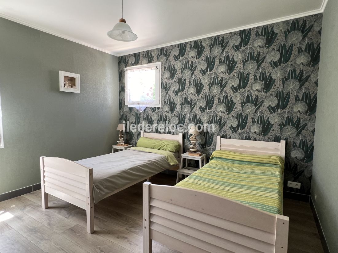Photo 13 : CHAMBRE d'une maison située à Le Bois-Plage-en-Ré, île de Ré.