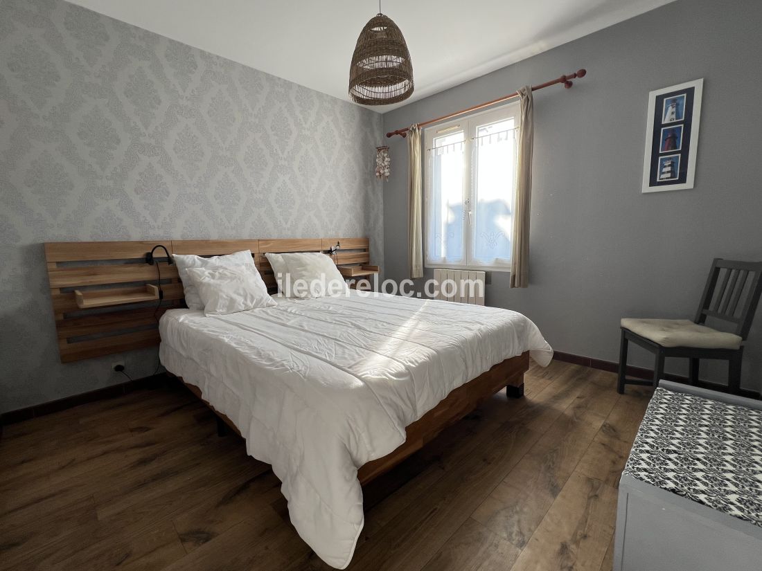 Photo 12 : CHAMBRE d'une maison situ&eacute;e &agrave; Le Bois-Plage-en-R&eacute;, &icirc;le de R&eacute;.