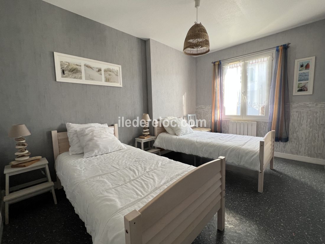 Photo 14 : CHAMBRE d'une maison situ&eacute;e &agrave; Le Bois-Plage-en-R&eacute;, &icirc;le de R&eacute;.