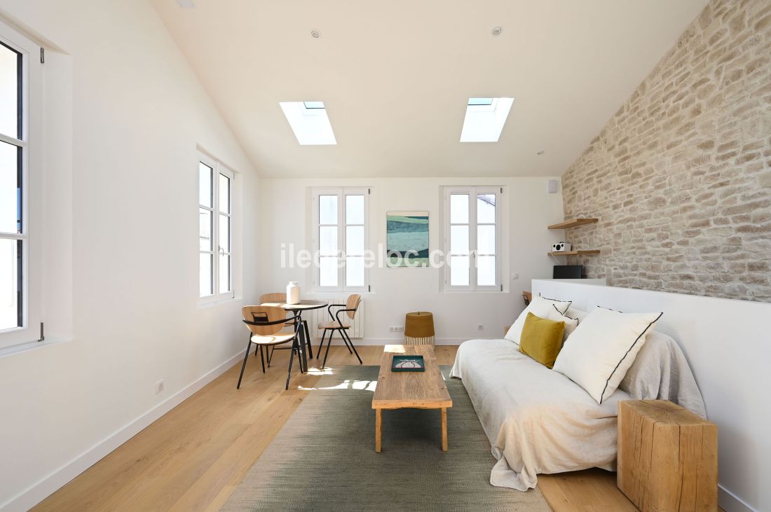 Photo 13 : SEJOUR d'une maison située à Ars en Ré, île de Ré.