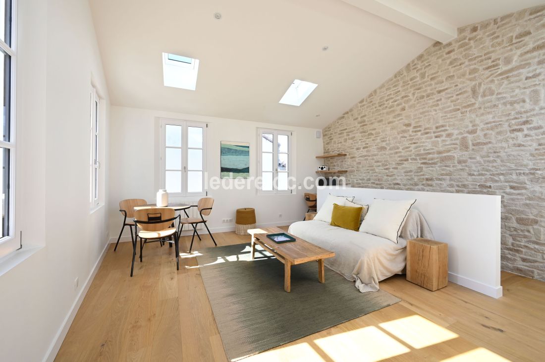 Photo 14 : SEJOUR d'une maison située à Ars en Ré, île de Ré.