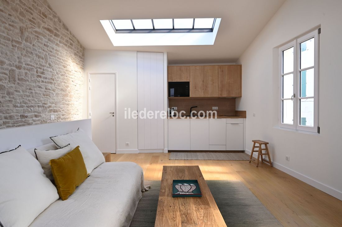 Photo 20 : SEJOUR d'une maison située à Ars en Ré, île de Ré.