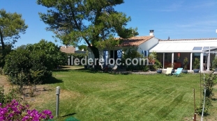 Ile de R&eacute;:Villa lumineuse et calme  110 m² avec jardin clos de 1500 m² proche de la mer