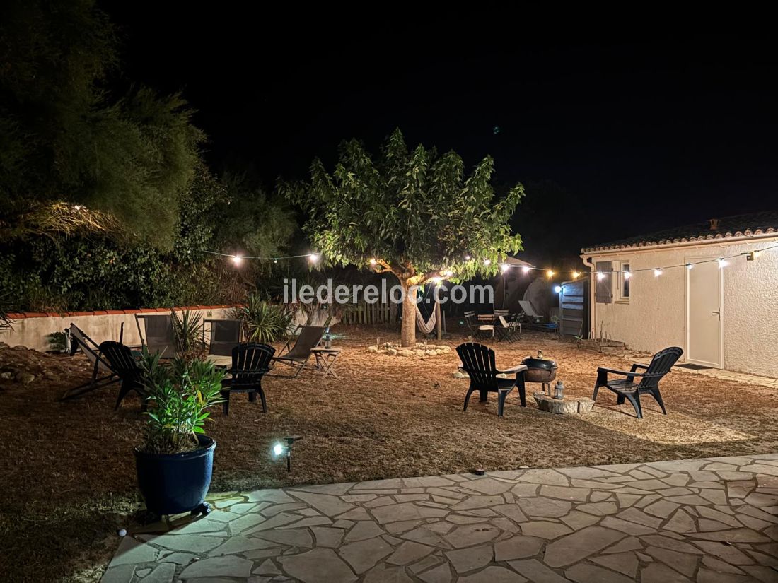 Photo 4 : JARDIN d'une maison situ&eacute;e &agrave; Sainte-Marie-de-R&eacute;, &icirc;le de R&eacute;.