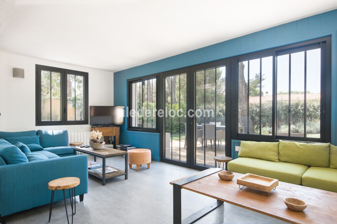 Photo 8 : SEJOUR d'une maison situ&eacute;e &agrave; Sainte-Marie-de-R&eacute;, &icirc;le de R&eacute;.