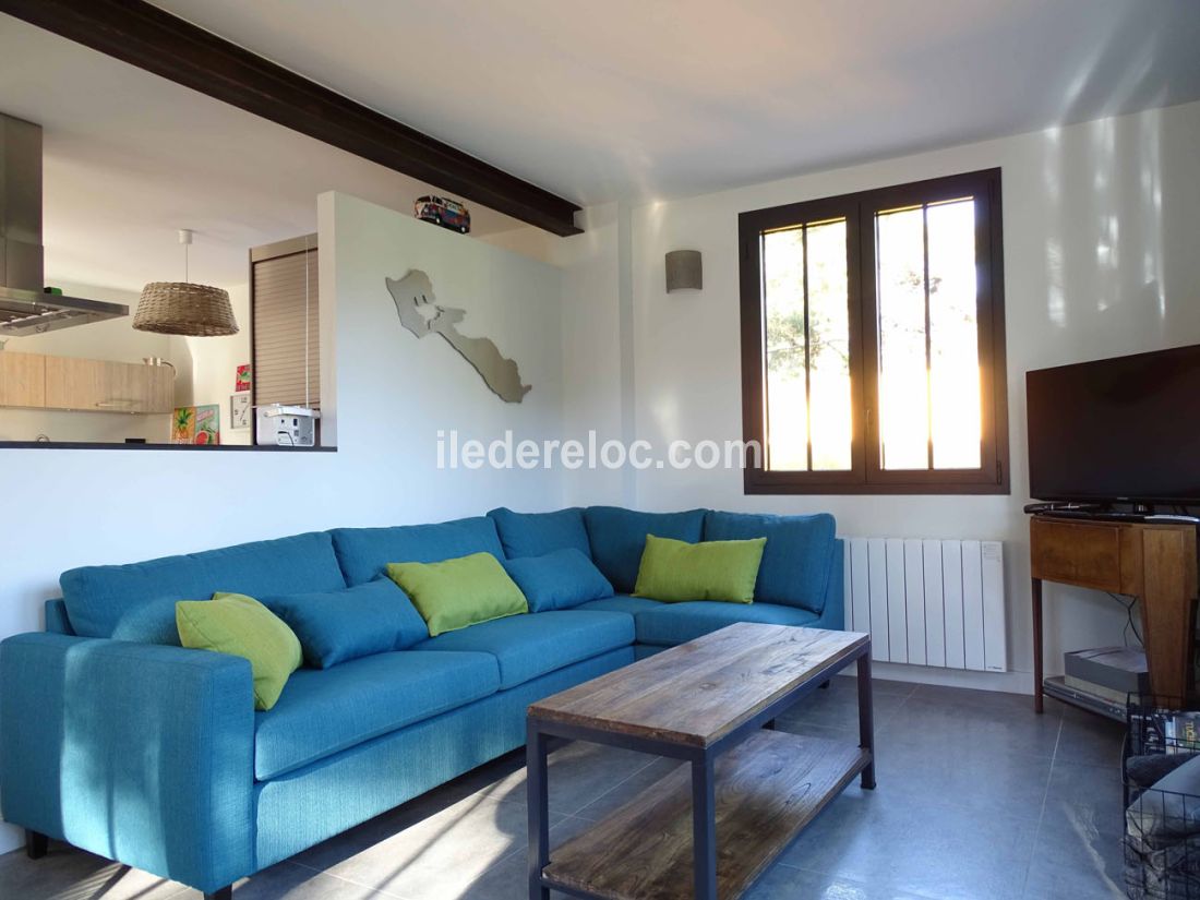 Photo 7 : SEJOUR d'une maison situ&eacute;e &agrave; Sainte-Marie-de-R&eacute;, &icirc;le de R&eacute;.