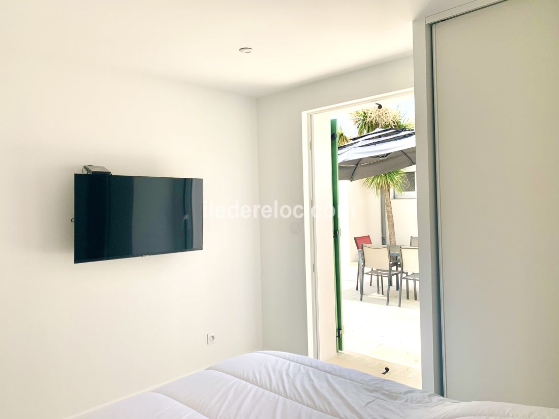 Photo 9 : CHAMBRE d'une maison situ&eacute;e &agrave; La Couarde-sur-mer, &icirc;le de R&eacute;.