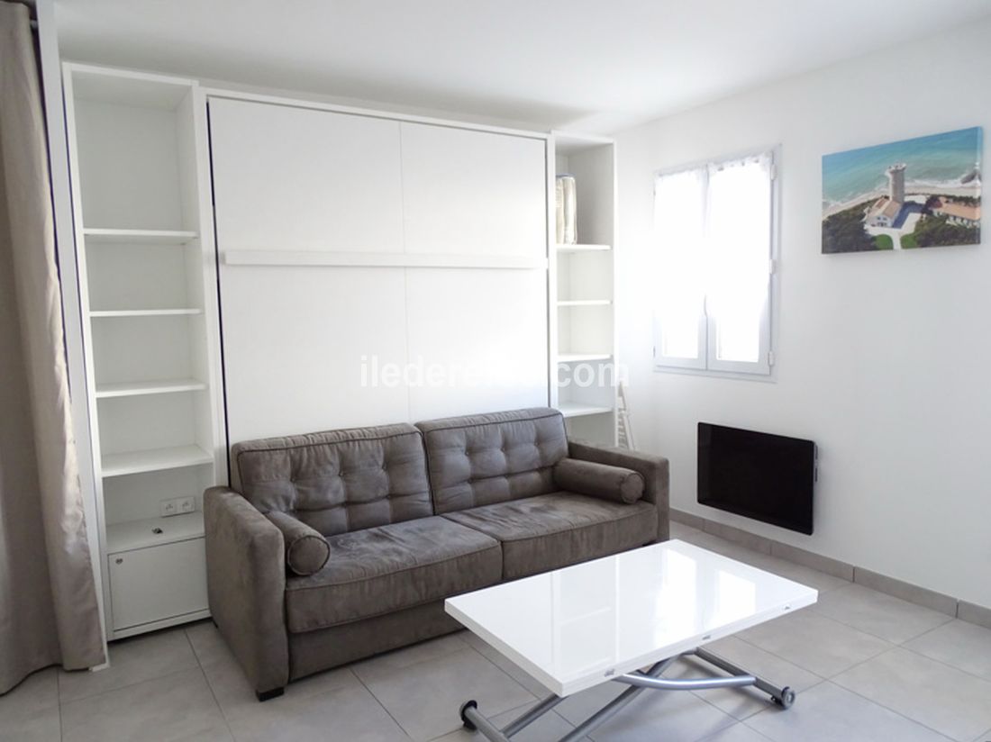 Photo 4 : SEJOUR d'une maison situ&eacute;e &agrave; La Flotte-en-R&eacute;, &icirc;le de R&eacute;.