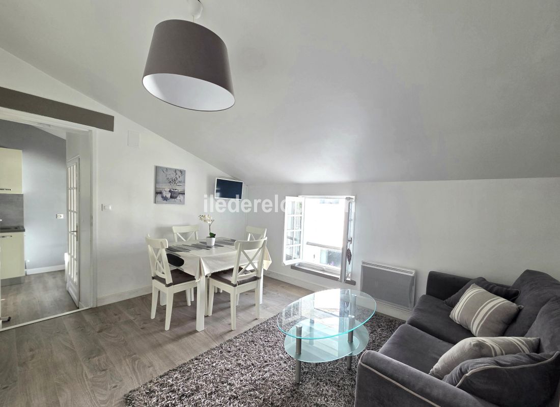 Photo 19 : SEJOUR d'une maison situ&eacute;e &agrave; Sainte-Marie-de-R&eacute;, &icirc;le de R&eacute;.