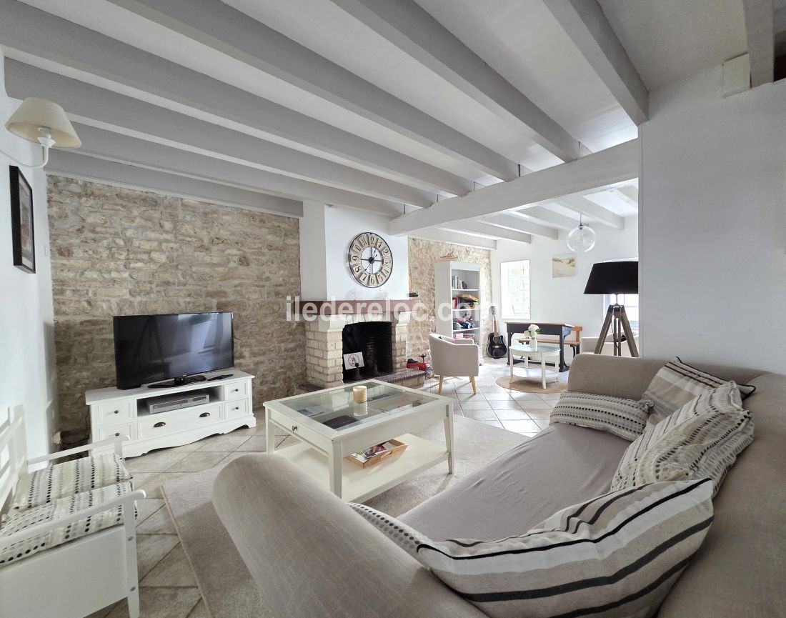 Photo 10 : SEJOUR d'une maison situ&eacute;e &agrave; Sainte-Marie-de-R&eacute;, &icirc;le de R&eacute;.