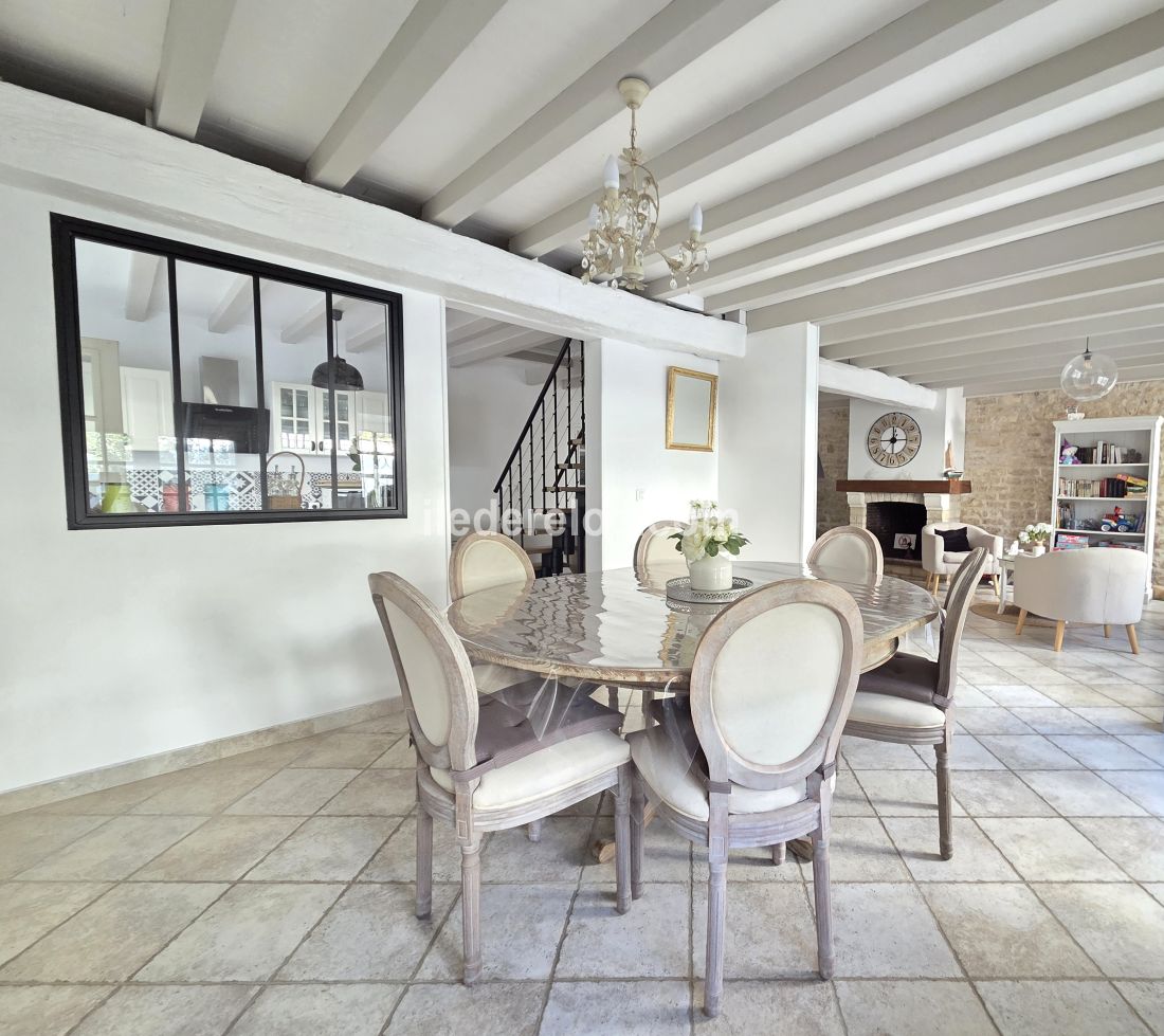 Photo 7 : SEJOUR d'une maison situ&eacute;e &agrave; Sainte-Marie-de-R&eacute;, &icirc;le de R&eacute;.