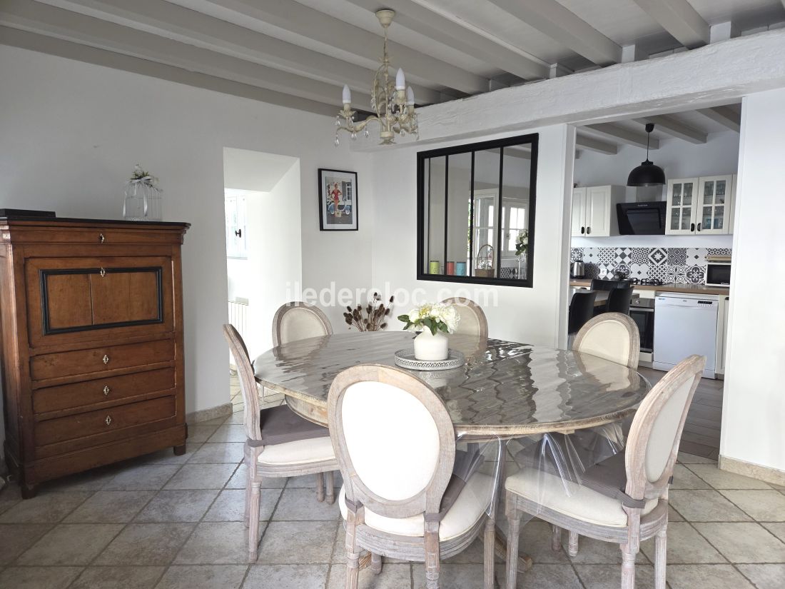 Photo 8 : SEJOUR d'une maison situ&eacute;e &agrave; Sainte-Marie-de-R&eacute;, &icirc;le de R&eacute;.