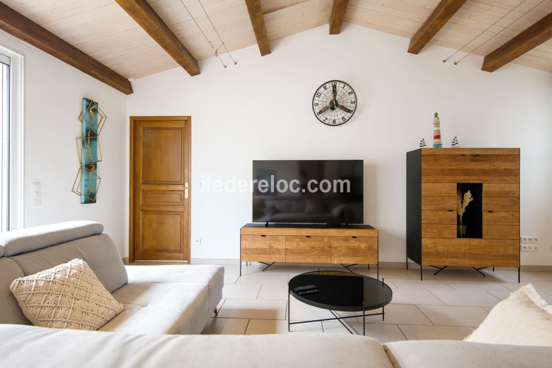 Photo 7 : SEJOUR d'une maison situ&eacute;e &agrave; Sainte-Marie-de-R&eacute;, &icirc;le de R&eacute;.