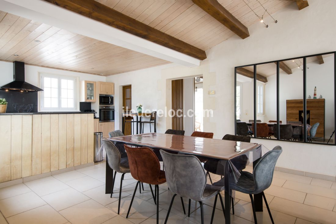 Photo 8 : SEJOUR d'une maison situ&eacute;e &agrave; Sainte-Marie-de-R&eacute;, &icirc;le de R&eacute;.