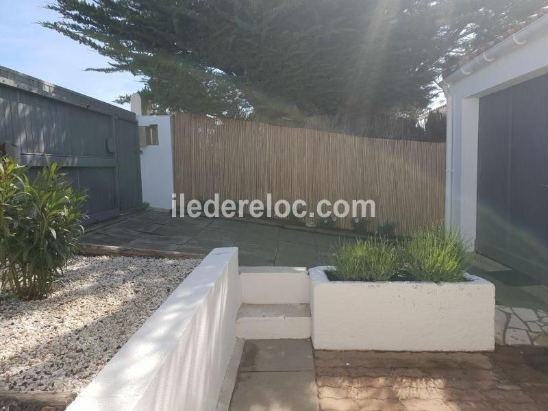 Photo 4 : EXTERIEUR d'une maison située à Le Bois-Plage-en-Ré, île de Ré.