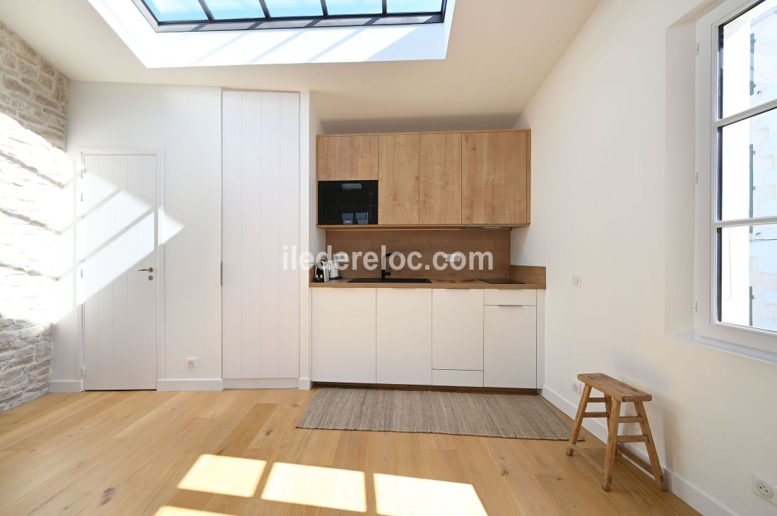 Photo 6 : NC d'une maison situ&eacute;e &agrave; Ars en R&eacute;, &icirc;le de R&eacute;.