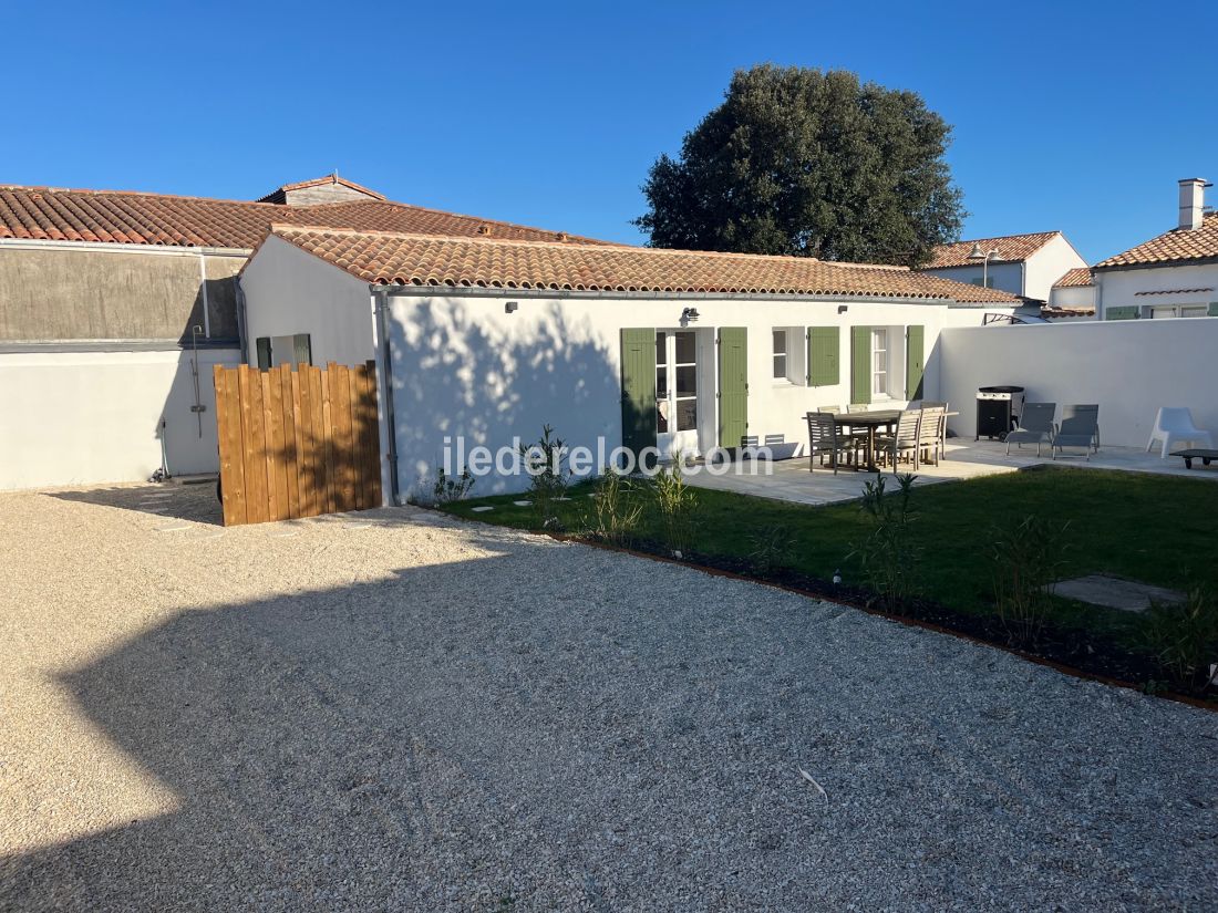 Photo 14 : EXTERIEUR d'une maison situ&eacute;e &agrave; Loix, &icirc;le de R&eacute;.