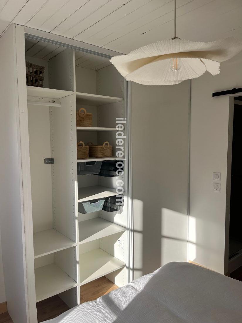 Photo 24 : CHAMBRE d'une maison situ&eacute;e &agrave; Loix, &icirc;le de R&eacute;.