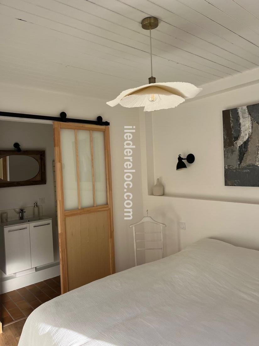 Photo 26 : CHAMBRE d'une maison situ&eacute;e &agrave; Loix, &icirc;le de R&eacute;.