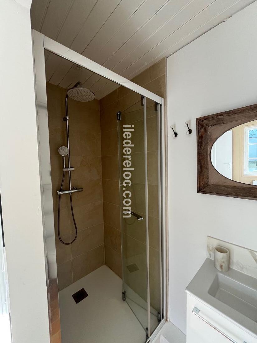 Photo 27 : CHAMBRE d'une maison situ&eacute;e &agrave; Loix, &icirc;le de R&eacute;.