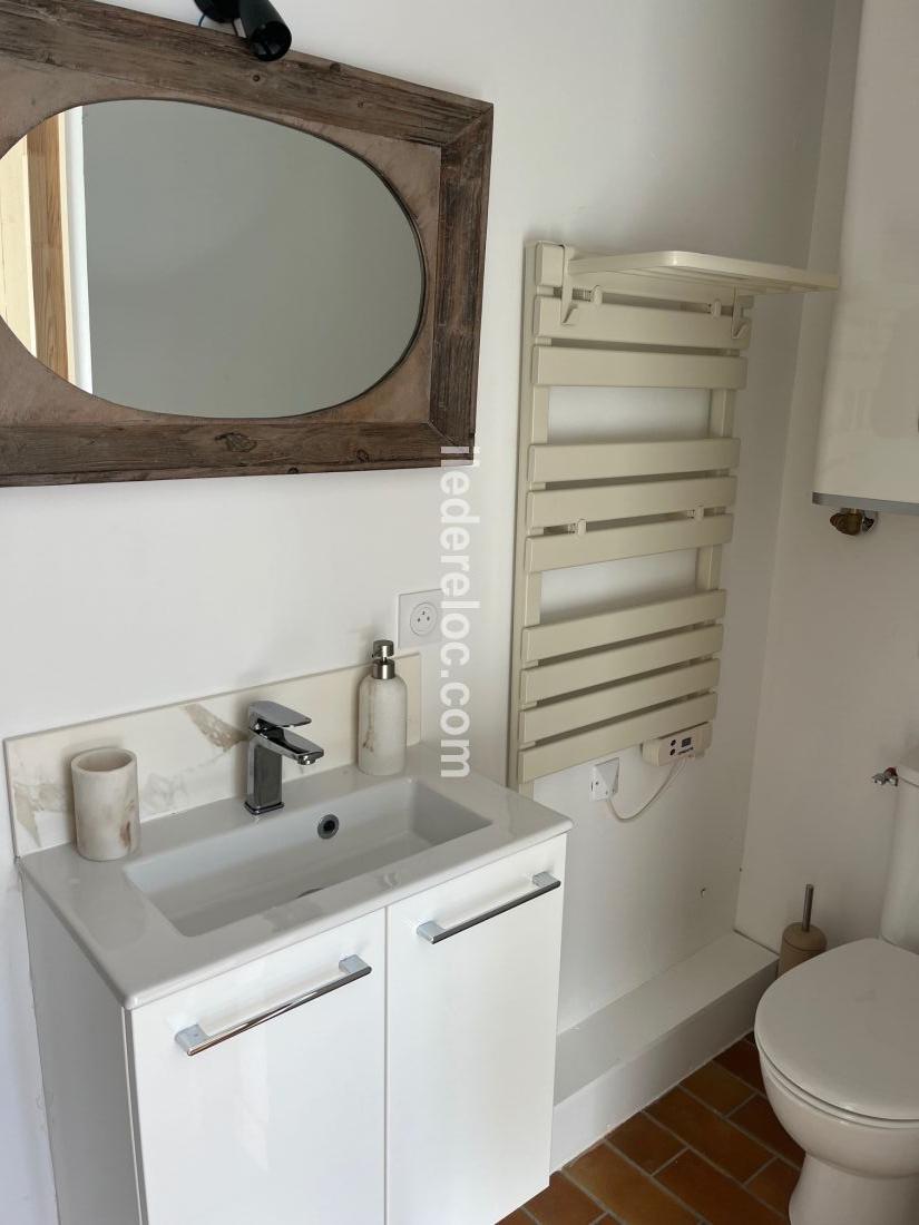 Photo 28 : CHAMBRE d'une maison situ&eacute;e &agrave; Loix, &icirc;le de R&eacute;.