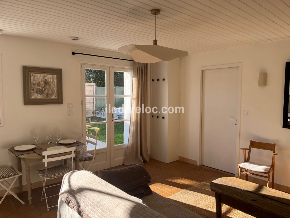 Photo 6 : SEJOUR d'une maison situ&eacute;e &agrave; Loix, &icirc;le de R&eacute;.