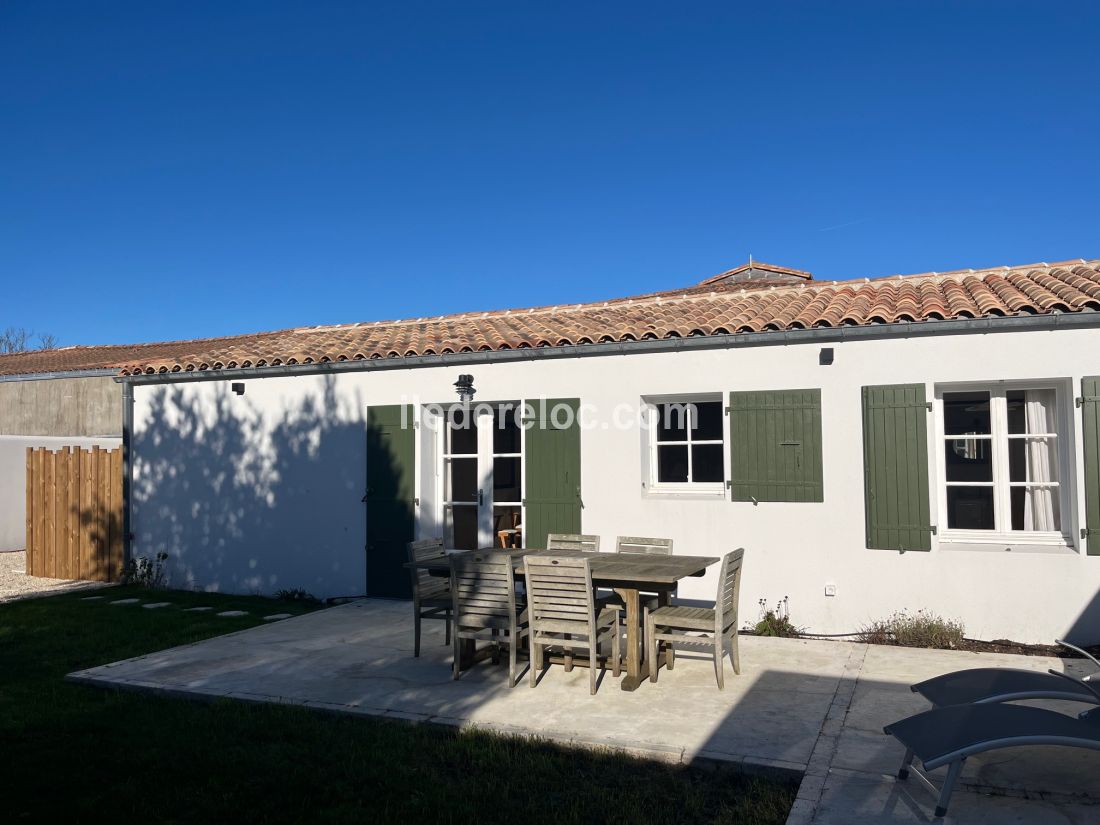 Photo 19 : EXTERIEUR d'une maison situ&eacute;e &agrave; Loix, &icirc;le de R&eacute;.