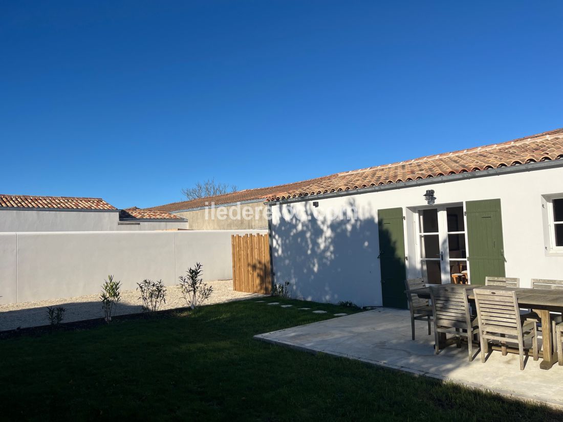 Photo 20 : EXTERIEUR d'une maison situ&eacute;e &agrave; Loix, &icirc;le de R&eacute;.